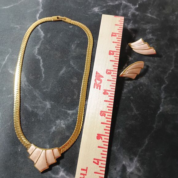 Vintage Napier Pink Enamel Necklace & Earrings Set 1980s Gold Tone Fan Design - Picture 8 of 9